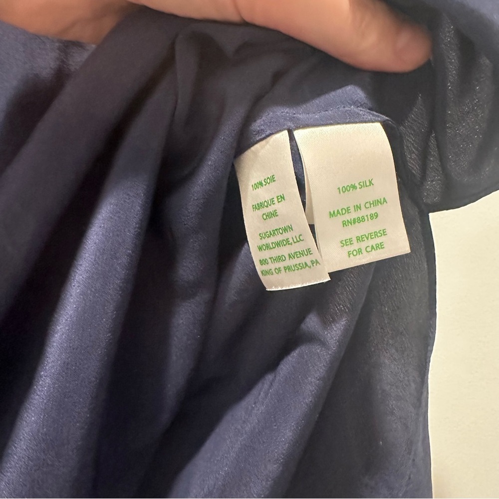 Lilly Pulitzer 100% Silk Sleeveless V-Neck Blouse XS | Navy Blue Luxe Top - Picture 4 of 7